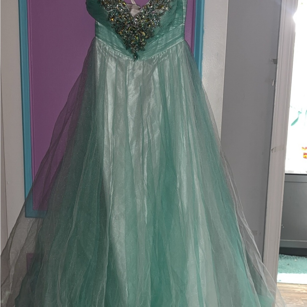 Elegant Green Gown with Beaded Bodice
